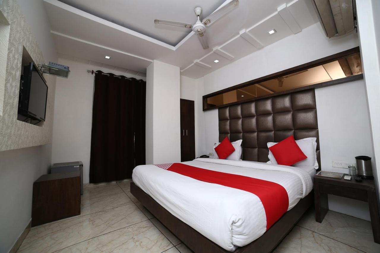Oyo 11150 Hotel Jmd Rooms Nuova Delhi Esterno foto