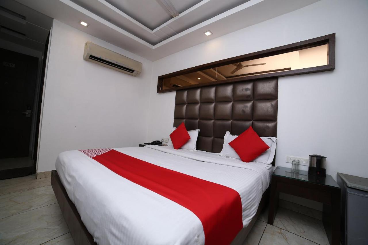 Oyo 11150 Hotel Jmd Rooms Nuova Delhi Esterno foto