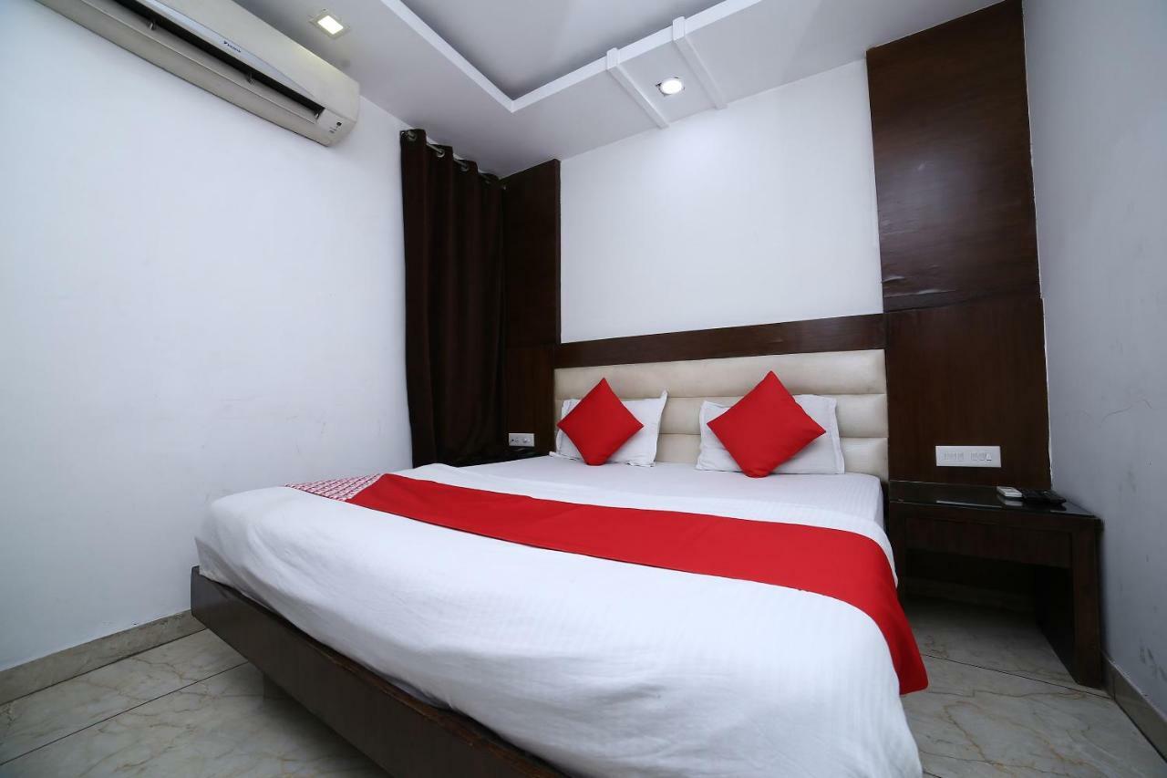 Oyo 11150 Hotel Jmd Rooms Nuova Delhi Esterno foto