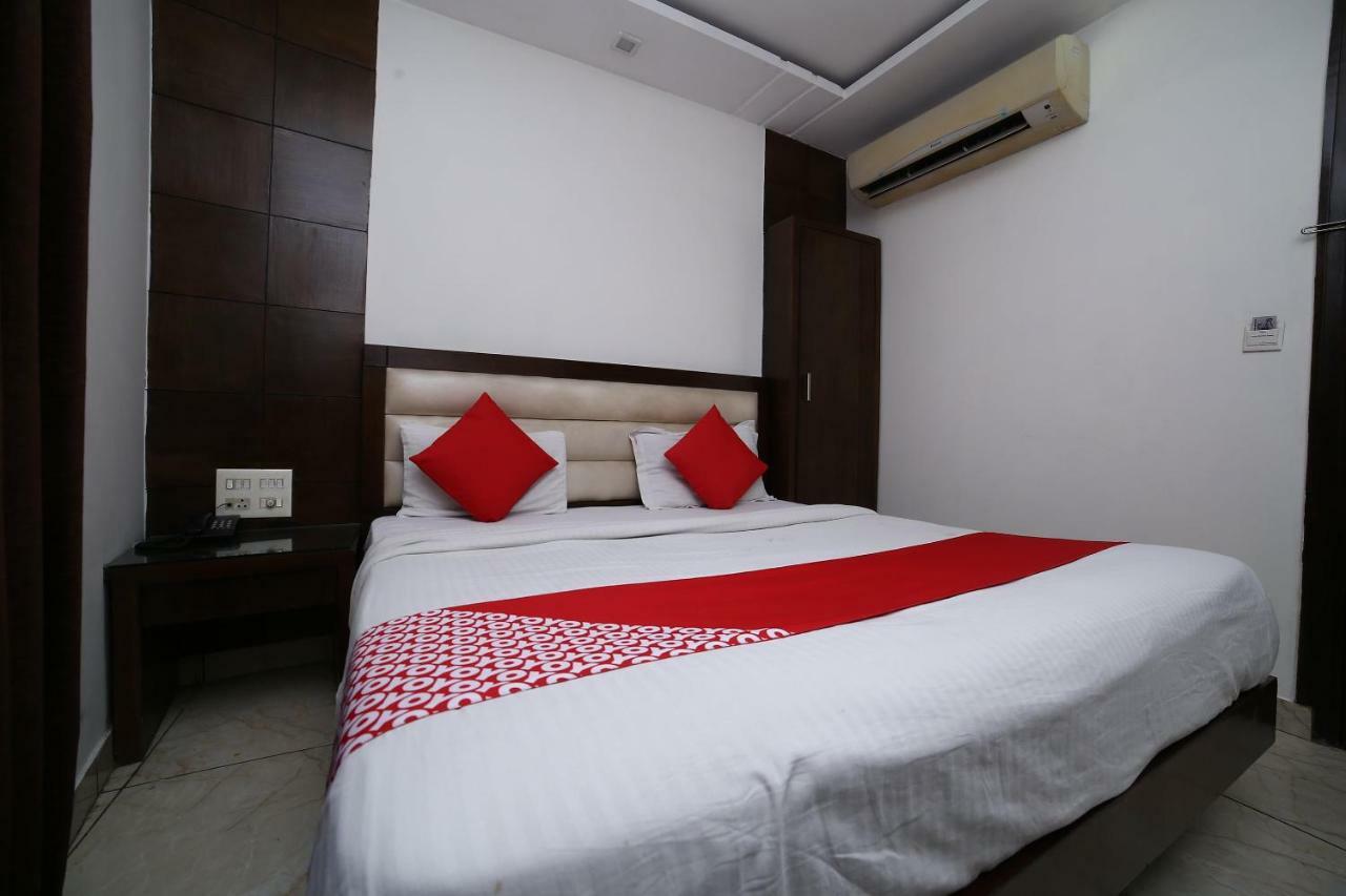 Oyo 11150 Hotel Jmd Rooms Nuova Delhi Esterno foto