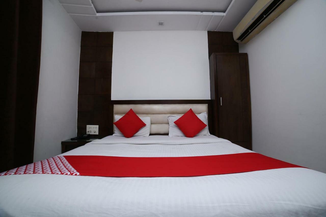 Oyo 11150 Hotel Jmd Rooms Nuova Delhi Esterno foto